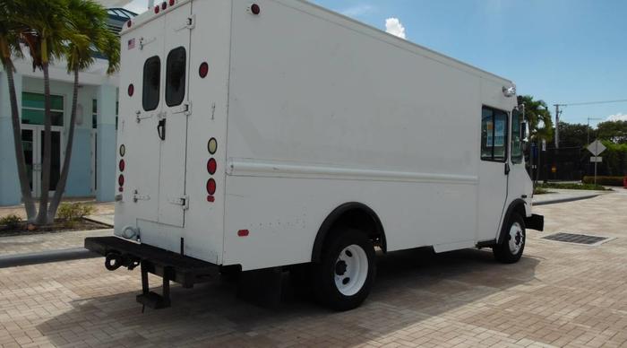 Freightliner Cummins 76K STEP VAN Box Food Bread Truck DIESEL STEP VAN